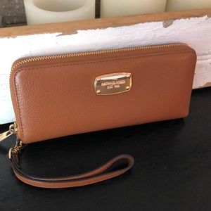 Michael Kors brown leather wristlet wallet